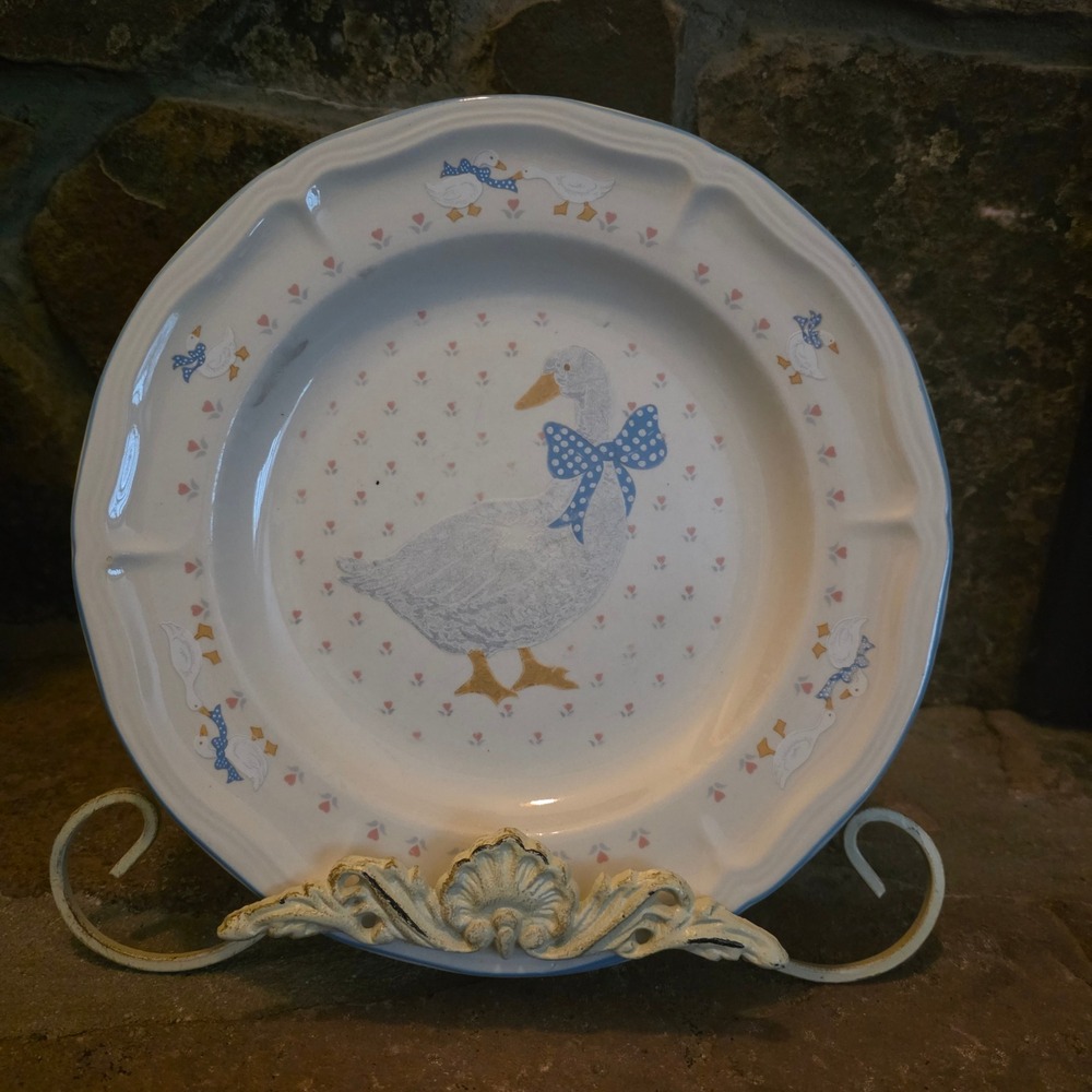 Brick Oven Stoneware Aunt Rhody Goose Dinner Plate Blue Polka Dot Bow 10.5 inch